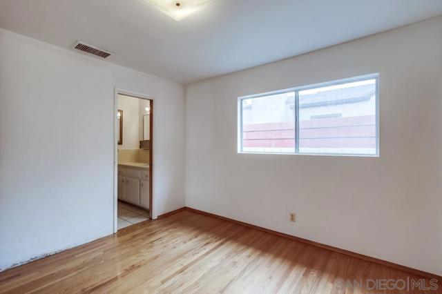 1354 Chalcedony St, San Diego CA: https://media.crmls.org/mediaz/7d101777-6ced-4e3b-a66c-a4785a9e547f.jpg