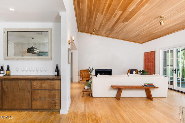 4155 Aralia Road, Altadena CA: https://media.crmls.org/mediaz/7d105209-4449-4296-b5ae-b007f4e24745.jpg