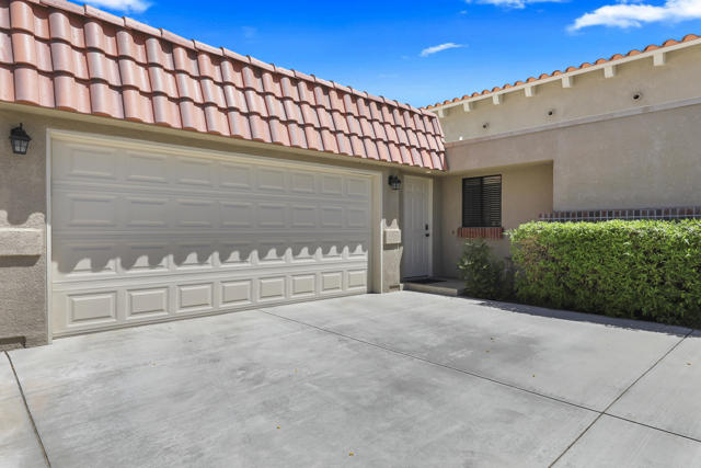 Image 1 of 42 For 40492 Bay Hill Way