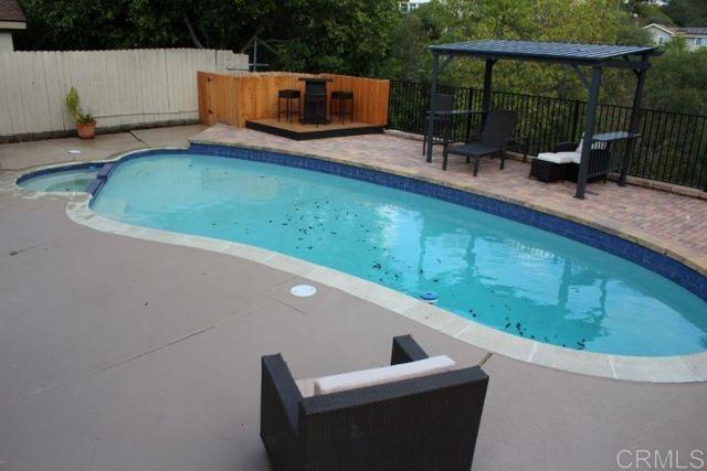 13837 Paseo Cardiel, San Diego CA: https://media.crmls.org/mediaz/7d117c5a-97e5-4b17-87a1-0c0c05b1e8ea.jpg