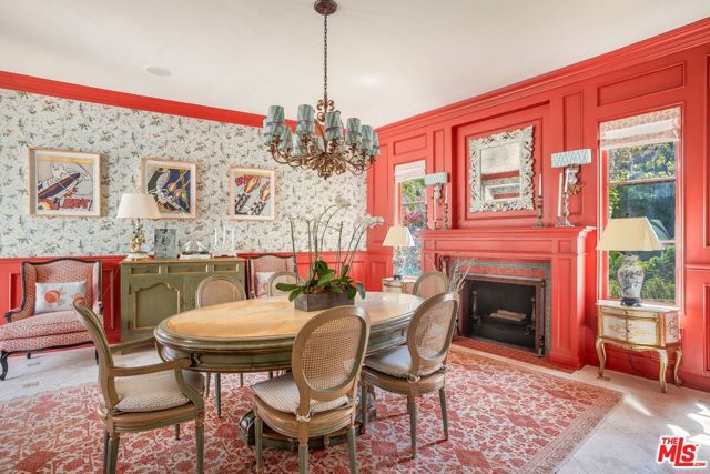11982 Brentridge Lane, Los Angeles CA: https://media.crmls.org/mediaz/7d11d3c1-4124-428a-b5d1-467934128956.jpg
