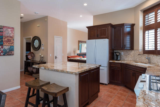 77680 Calle Madrid - Kitchen