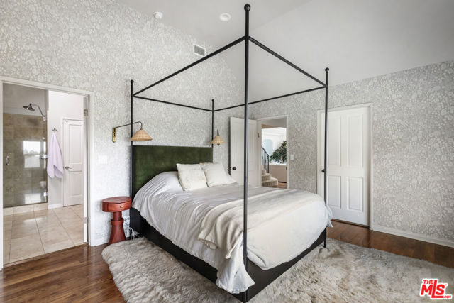 13324 Valley Vista Boulevard, Sherman Oaks CA: https://media.crmls.org/mediaz/7d12ed8c-9d76-42a3-aca0-f44dbd81ac98.jpg