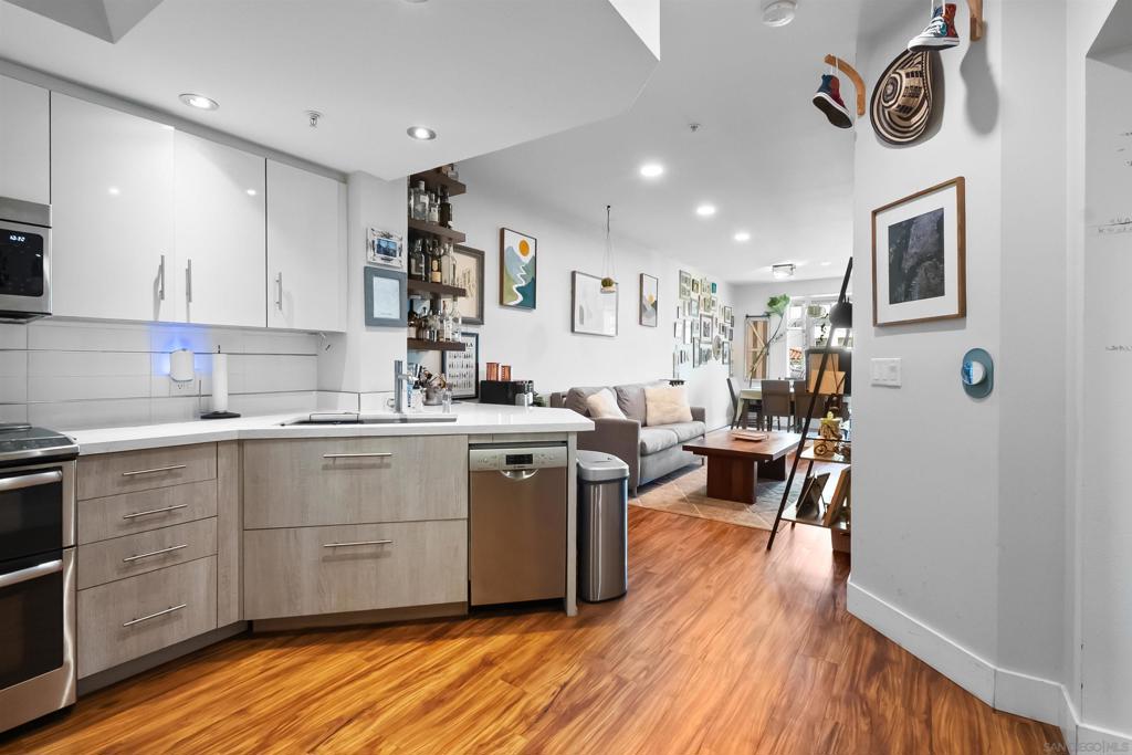 2400 5th Ave - photo 2