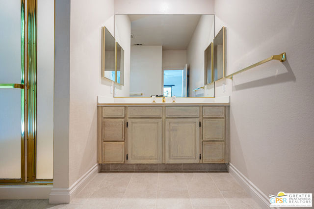 Image 33 of 47 For 1399 Via Donna