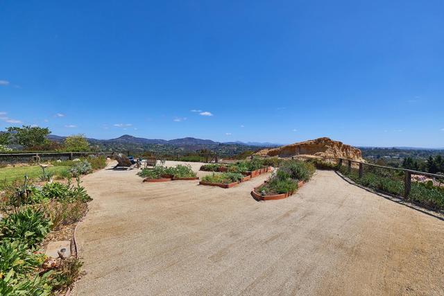 Detail Gallery Image 28 of 61 For 379 Trailview, Encinitas,  CA 92024 - 4 Beds | 2 Baths