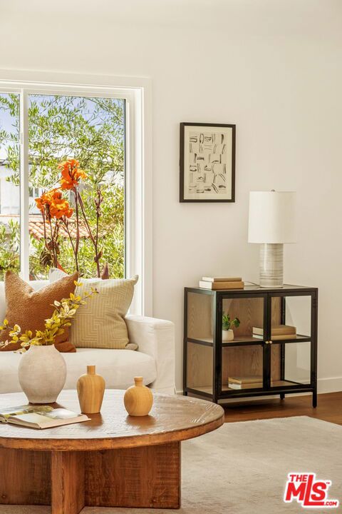 4313 W 59th Street, Los Angeles CA: https://media.crmls.org/mediaz/7d14480f-04ea-41e4-b87c-2f63fd88c0d2.jpg