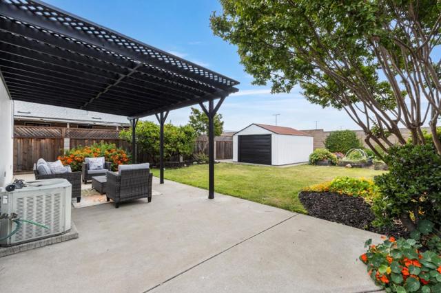 1291 Linton Street, San Leandro CA: https://media.crmls.org/mediaz/7d153b8e-af66-4fb1-a417-c21e9e85599a.jpg