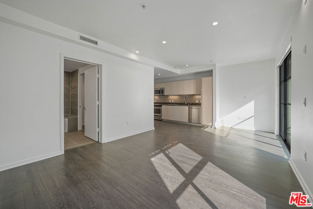 5800 Harold Way #204
