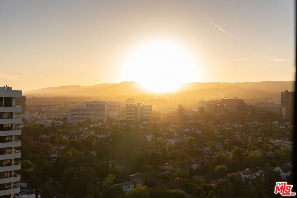 https://media.crmls.org/mediaz/7d157e45-ada4-4042-b28f-c65c196c4297.jpg?preset=X-Large