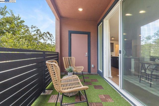 5700 Greige Cir, Dublin CA: https://media.crmls.org/mediaz/7d15b660-67c3-429c-b86b-bda8e5a05386.jpg