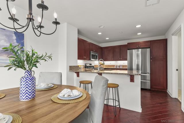 3528 Shoreline Bluff Ln, San Diego CA: https://media.crmls.org/mediaz/7d161e75-2623-46f3-9023-3e85595c5b23.jpg