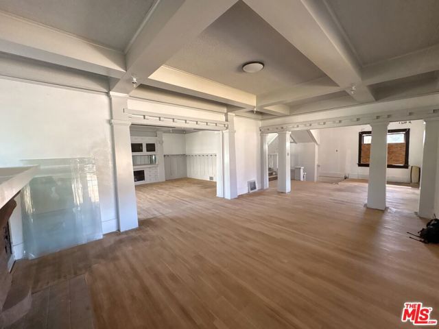 2320 W 25th Street, Los Angeles CA: https://media.crmls.org/mediaz/7d16658e-8bb6-4b15-8d7a-5b97ecdc7142.jpg