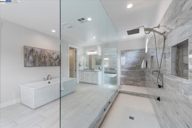 7259 Lembert Hills Dr, Dublin CA: https://media.crmls.org/mediaz/7d167c41-73da-46dc-b994-ce98e5e8addc.jpg
