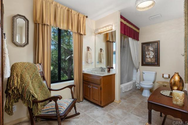 Detail Gallery Image 38 of 54 For 2394 Vista Grande, Vista,  CA 92084 - 3 Beds | 2/1 Baths