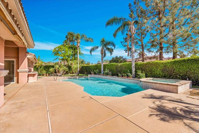 14 Collegiate Circle, Rancho Mirage CA: https://media.crmls.org/mediaz/7d18092f-cb13-48bd-a43d-a1bae046a993.jpg