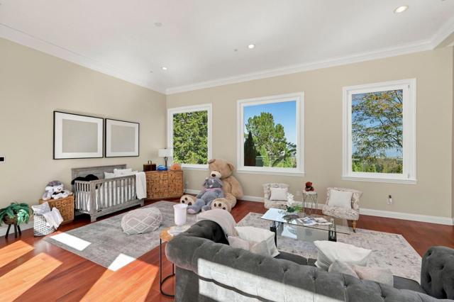 150 New Place Road, Hillsborough CA: https://media.crmls.org/mediaz/7d180a4b-96e1-413a-812e-54ef8d2098b8.jpg