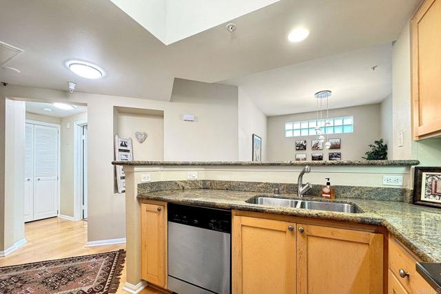 2400 5th Avenue 225, San Diego CA: https://media.crmls.org/mediaz/7d181685-6673-42a9-84a5-27c3c0ec4868.jpg