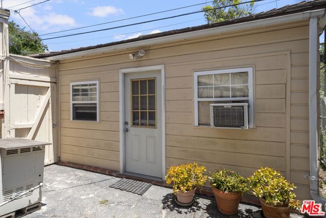 3230 Kelton Avenue, Los Angeles CA: https://media.crmls.org/mediaz/7d1839f1-298f-47f3-b0df-aa9c09cc66b6.jpg