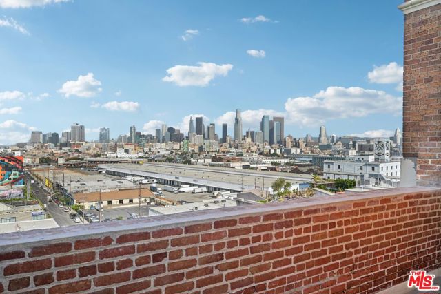 1850 Industrial Street, Los Angeles CA: https://media.crmls.org/mediaz/7d18d7c1-e5c1-40bb-9b1a-60ca8fd2cca4.jpg