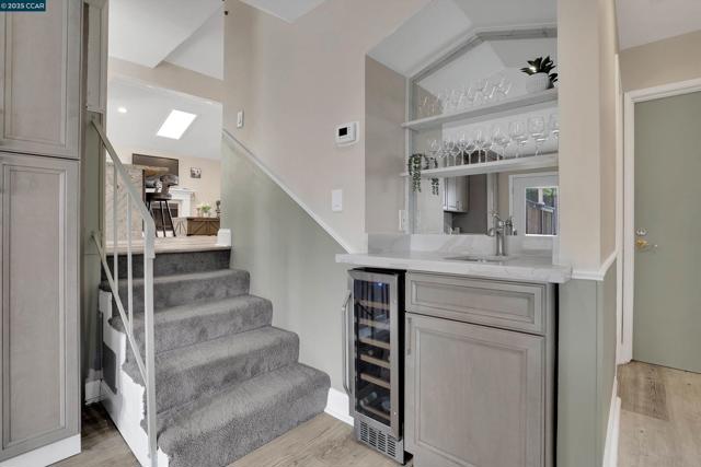 1274 Maywood Ln, Martinez CA: https://media.crmls.org/mediaz/7d196841-ef7f-450d-858a-fc0ffecf67de.jpg