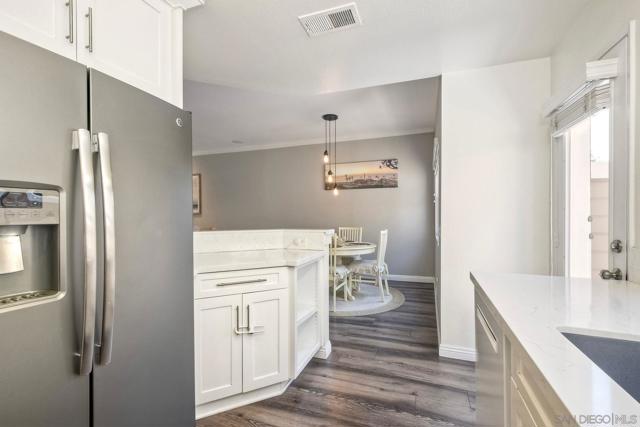 9960 Scripps Vista Way, San Diego CA: https://media.crmls.org/mediaz/7d19cc6b-fdcd-4212-9cc6-df7102688e2c.jpg