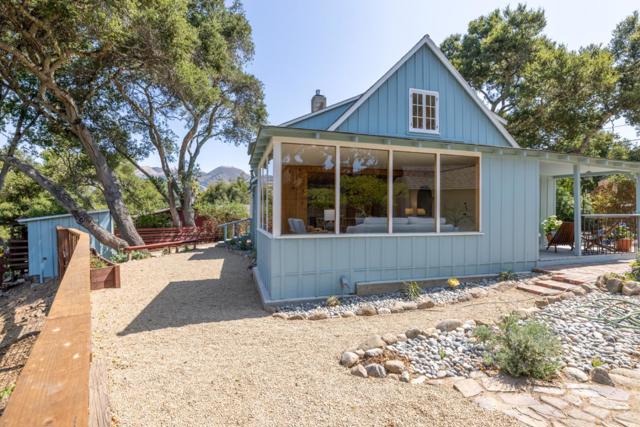 18 Upper Circle, Carmel Valley CA: https://media.crmls.org/mediaz/7d1a711a-4d41-495f-ba31-fa27893cf4f1.jpg