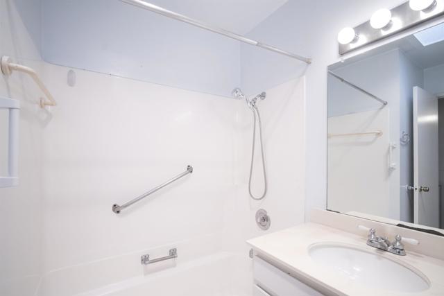 Detail Gallery Image 9 of 31 For 3592 Boussock Ln, Oceanside,  CA 92057 - 2 Beds | 1 Baths