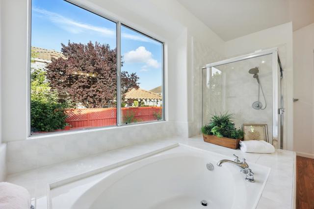 4038 Emerald Isle Lane, San Jose CA: https://media.crmls.org/mediaz/7d1a9887-8f6c-4f60-8b0e-9d8ff1412cf5.jpg