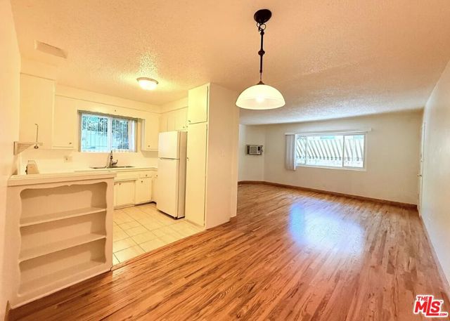 12325 Riverside Drive photo 4