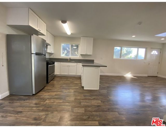 4567 Yellowstone Street, Los Angeles CA: https://media.crmls.org/mediaz/7d1ad97d-64cd-4a7e-9d81-4eacac6fca0c.jpg