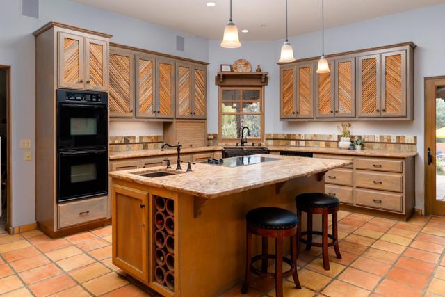 Detail Gallery Image 12 of 46 For 16761 Artesian Breeze Way, San Diego,  CA 92127 - 5 Beds | 4 Baths