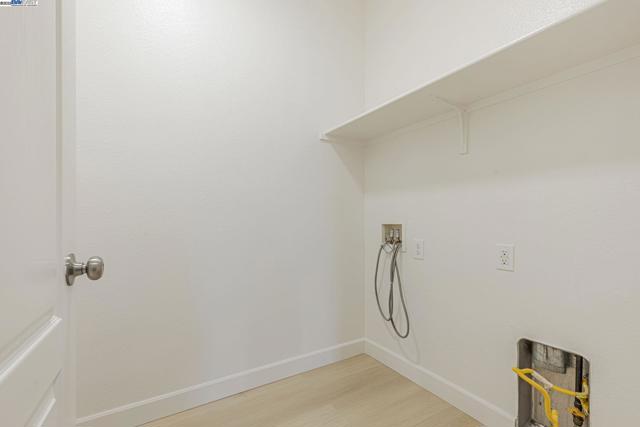 113 Silver Bell Way, Oakley CA: https://media.crmls.org/mediaz/7d1bd616-464b-48c3-bba0-be728406a349.jpg