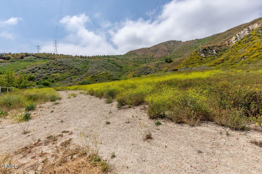 https://media.crmls.org/mediaz/7d1bea5b-b0cb-40ba-8458-3932386d3cb1.jpg?preset=X-Large