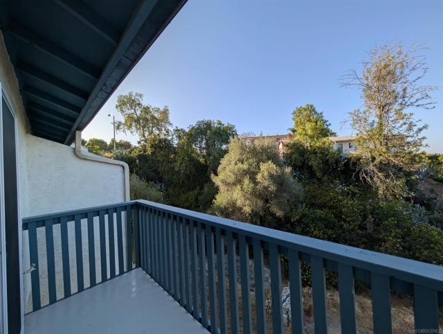 4950 Lantana Dr, San Diego CA: https://media.crmls.org/mediaz/7d1c6c8f-2304-48a1-b87e-8d116e13ddab.jpg