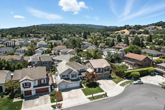 1480 Finch Lane, Gilroy CA: https://media.crmls.org/mediaz/7d1d875c-ee75-4916-b613-a025b954c109.jpg