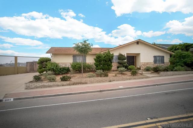 945 Nacion Avenue, Chula Vista CA: https://media.crmls.org/mediaz/7d1d9970-c0d3-44aa-9f5e-23cf80d2cdb2.jpg