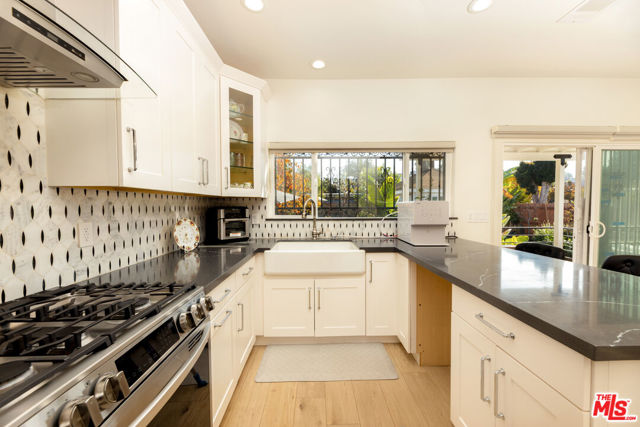 1026 Westchester Place, Los Angeles CA: https://media.crmls.org/mediaz/7d1defba-dfd3-4580-aee9-5354686e5bad.jpg