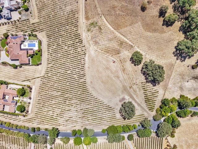 1322 Lions Peak Lane, San Martin CA: https://media.crmls.org/mediaz/7d1df66b-65b4-4e36-bd9f-68e09dee0e0e.jpg