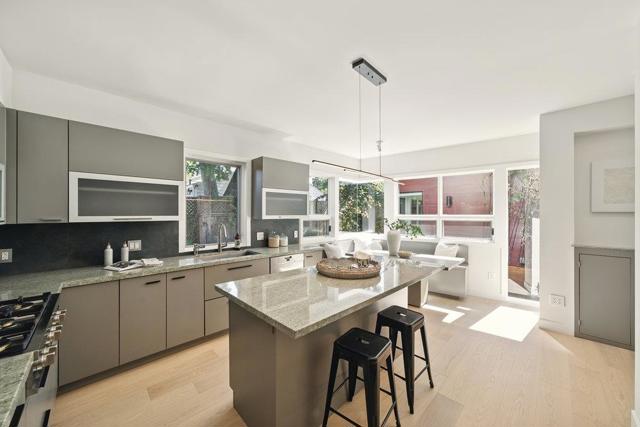 502 Palm Avenue, Los Altos CA: https://media.crmls.org/mediaz/7d1e7536-797f-4934-92b8-52051a20ec71.jpg