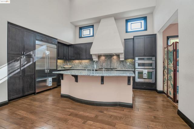 1147 Saint Julien St, Brentwood CA: https://media.crmls.org/mediaz/7d1ec478-7a78-4818-b04a-62556be39733.jpg
