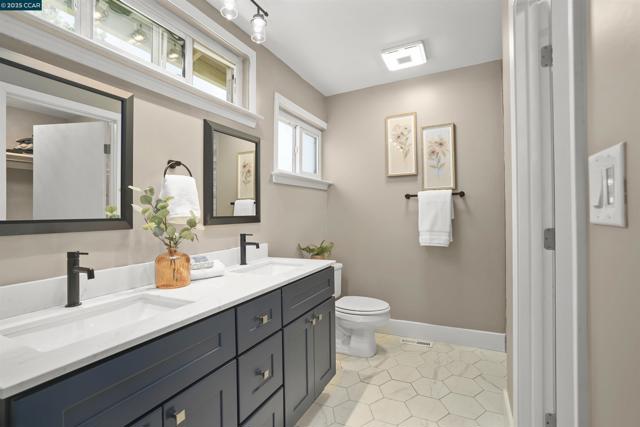 5665 Lewis Way, Concord CA: https://media.crmls.org/mediaz/7d1f7204-17bb-4b1c-912b-5d62094cf4ff.jpg