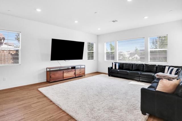 6326 Moser Way, Tracy CA: https://media.crmls.org/mediaz/7d1f8b08-0fc4-45d4-88b7-20b50cb62472.jpg