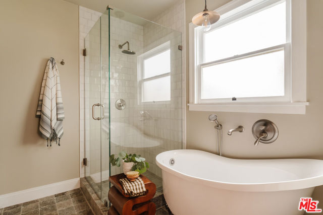 3029 S Norton Avenue, Los Angeles CA: https://media.crmls.org/mediaz/7d21071a-9dc2-414f-8a45-f6ddc269182a.jpg