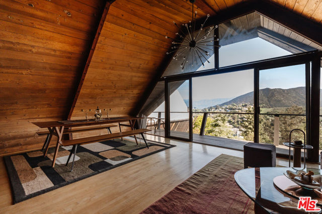 6894 Pacific View Drive, Los Angeles CA: https://media.crmls.org/mediaz/7d21922a-58a8-44f7-a1a4-f334a1921207.jpg