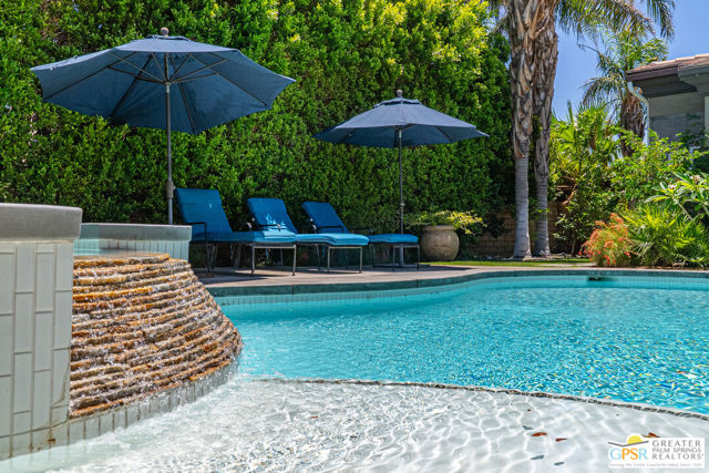 2160 N Hermosa Drive, Palm Springs CA: https://media.crmls.org/mediaz/7d21aa6e-d47c-4840-8f33-fe29b5bae907.jpg