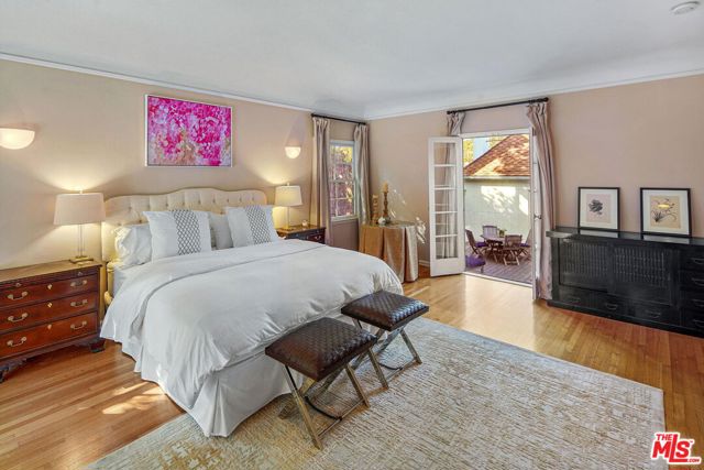 10614 Le Conte Avenue, Los Angeles CA: https://media.crmls.org/mediaz/7d21b529-2348-4e3c-83e3-58b9a7ba76e3.jpg