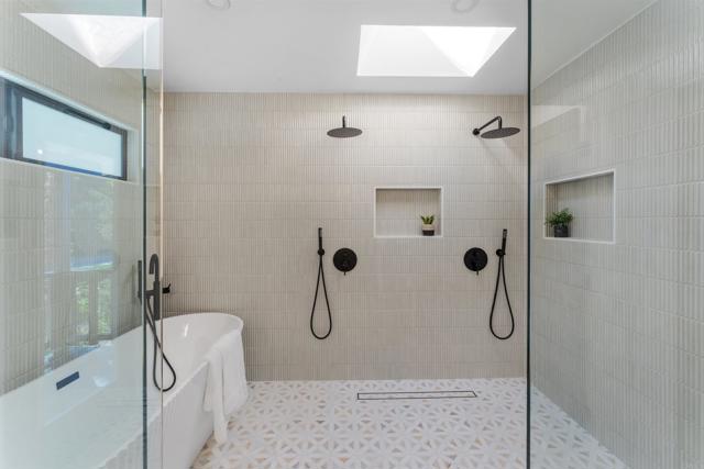 5777 Desert View Drive, La Jolla CA: https://media.crmls.org/mediaz/7d220a11-340c-407b-b8d0-e2dff06f40f3.jpg