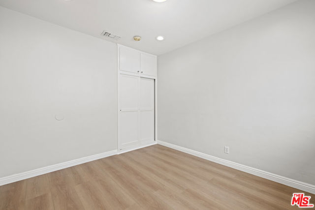 10914 Mcvine Avenue, Sunland CA: https://media.crmls.org/mediaz/7d227231-5fcb-456b-baa6-3f9302e01c70.jpg