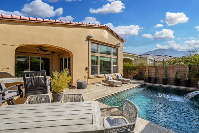 80450 Platinum Way, La Quinta CA: https://media.crmls.org/mediaz/7d228f44-d2f7-4e63-b97c-14b87e51063c.jpg